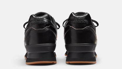 UK 576 Black Doe & Gum 040